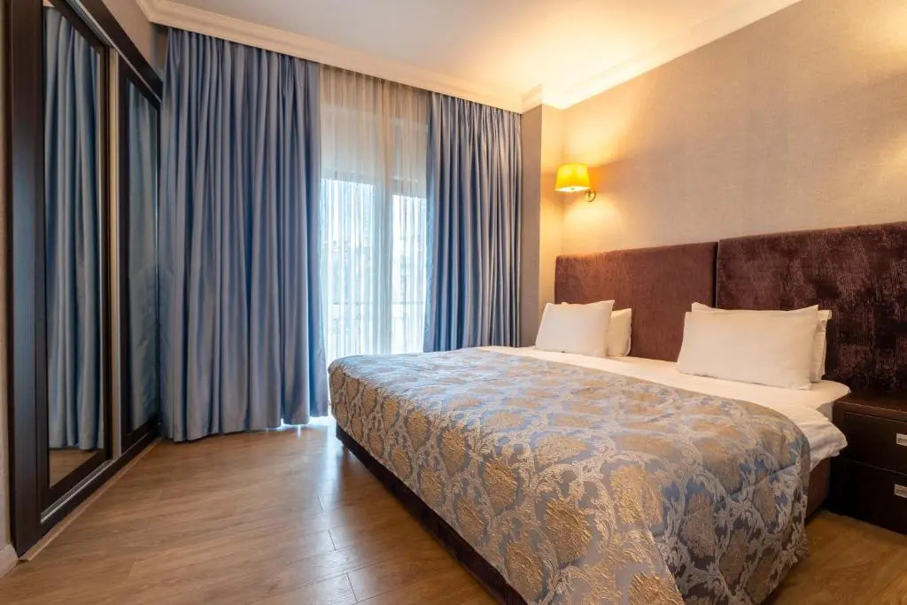 216 Castle Hotel