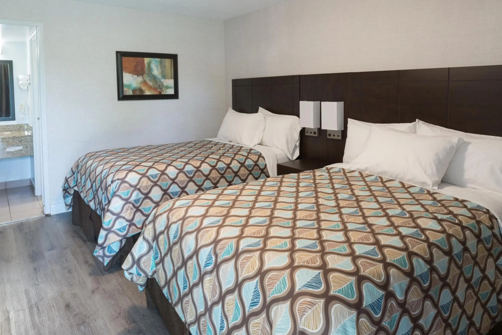 Deluxe Inn
