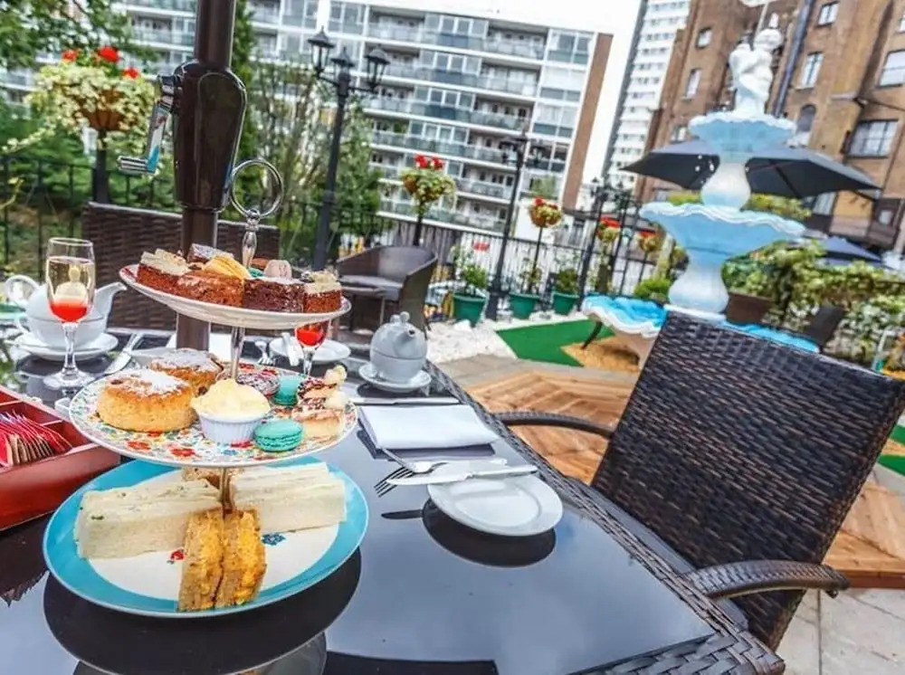 London Elizabeth Hotel