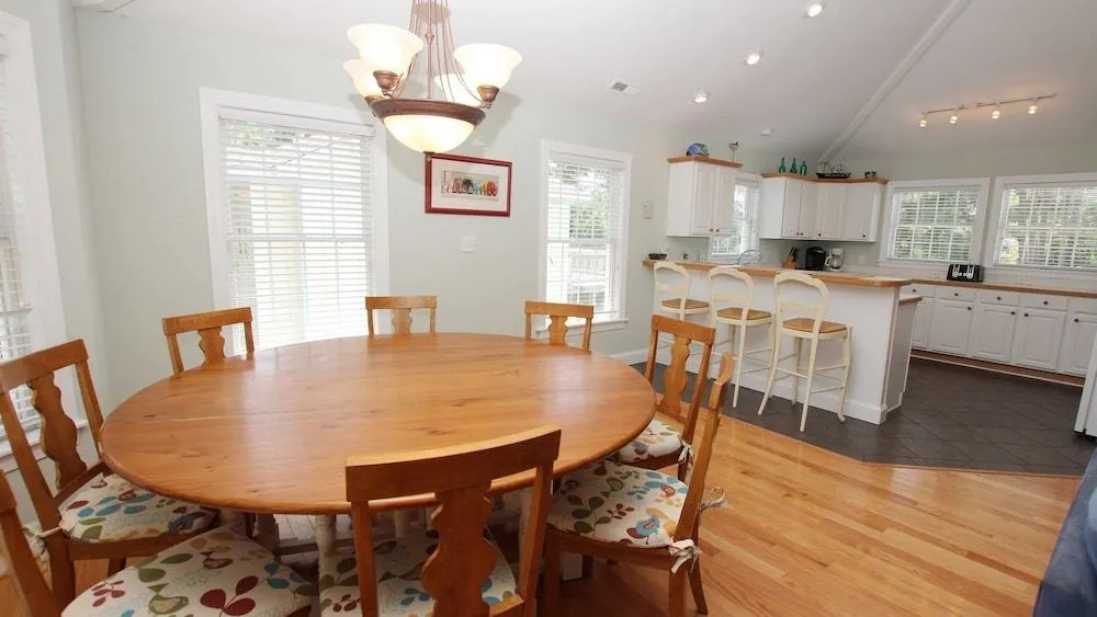 A-Sea-Breeze - 5 Br Home