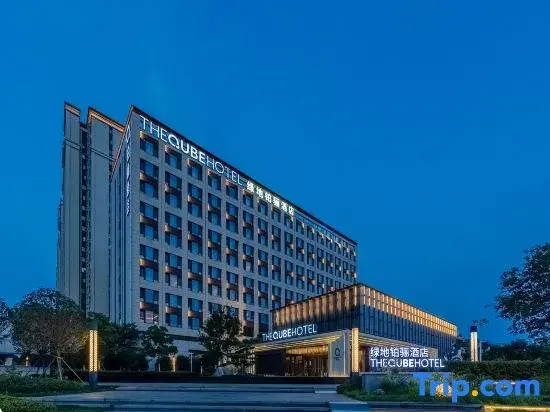 The qube Hotel