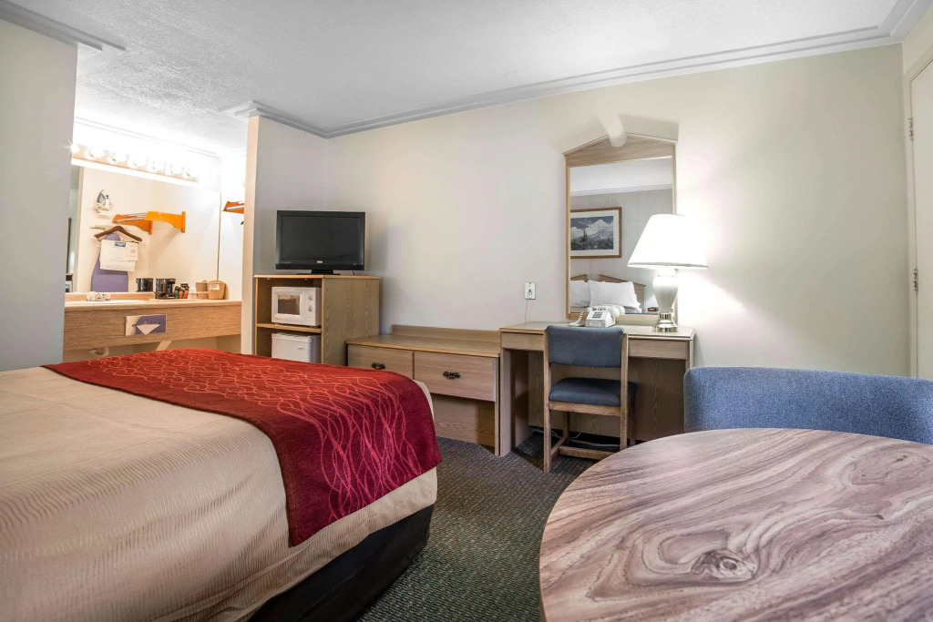 Rodeway Inn & Suites Pronghorn Lodge Lander