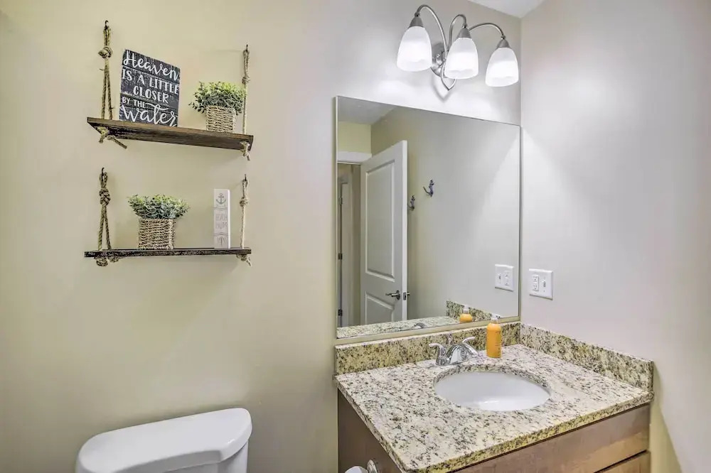 Grand Haven Condo w/ Patio < 1 Mi to Downtown