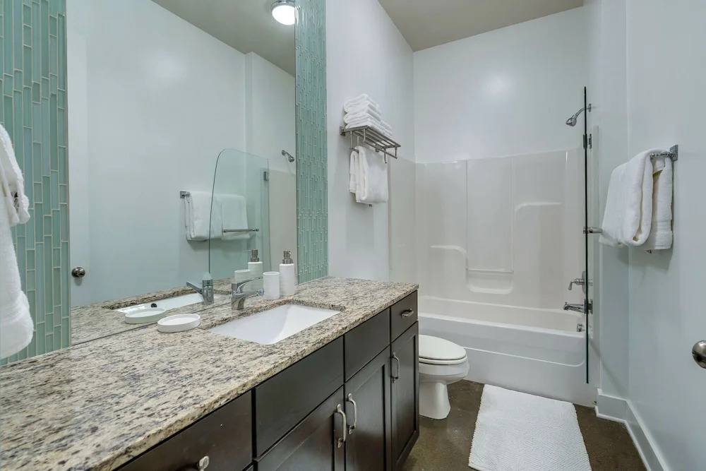 Lofts At 30th - Urban Lodge - Mins to Broadway!