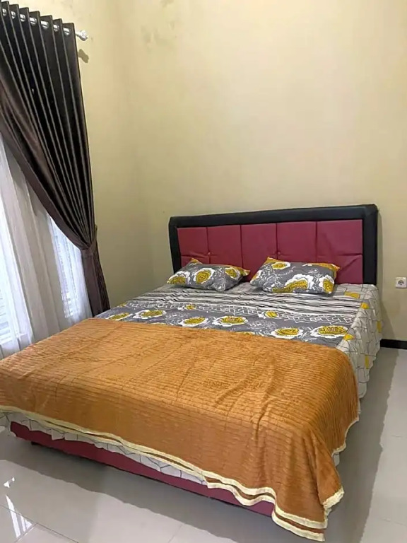 EXPRESS O 91800 Home Stay Chantika
