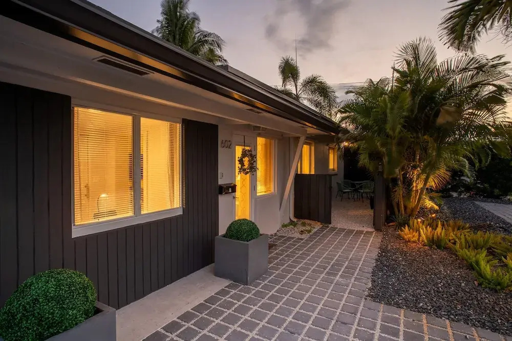 Walk to Wilton Drive - Spacious & Quiet Villa #1