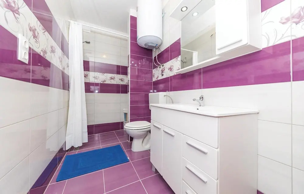 Awesome Apartment in Kastel Gomilica With 3 Bedrooms and Wifi