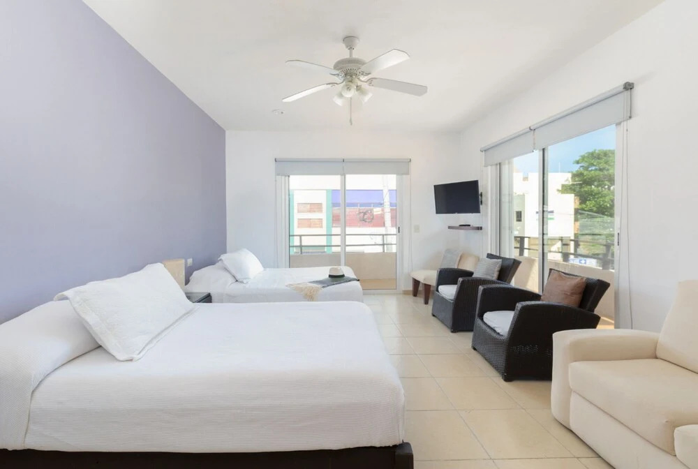 Spacious 2BR Condo Well-located Wifi Concierge