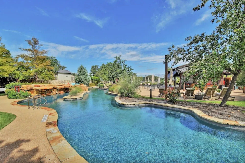 Dreamy Lake Travis W/ Swim Park & Marina 3 Bedroom Home