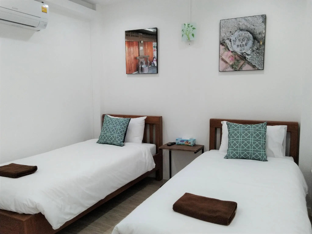 WEE HOSTEL