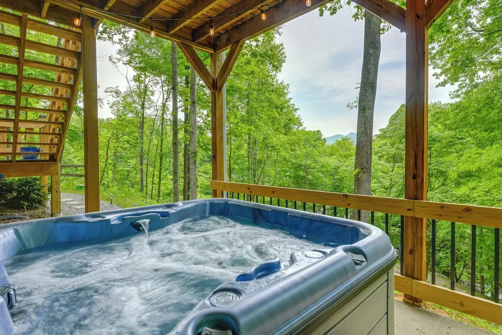 Updated Home w/ Private Hot Tub & Mtn Views!