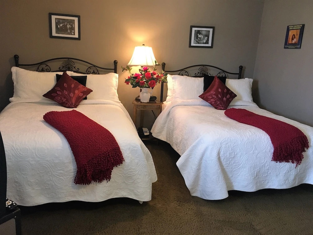 Inn By The Bay