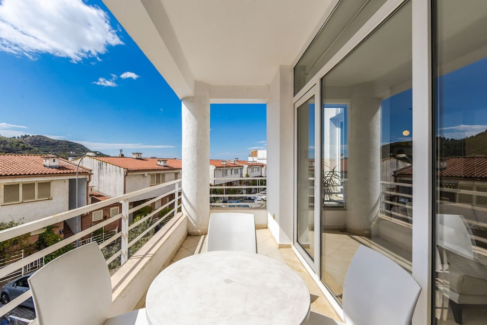 Calm Living 2BR Apartment in Residential Area
