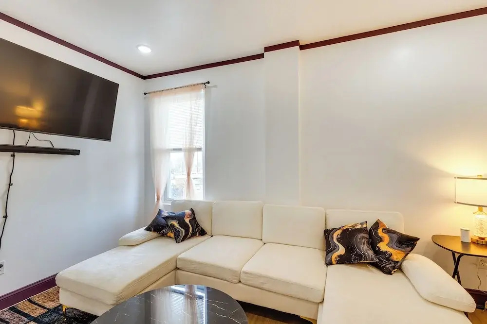 7 Mi to Lincoln Financial! Charming Philly Apt