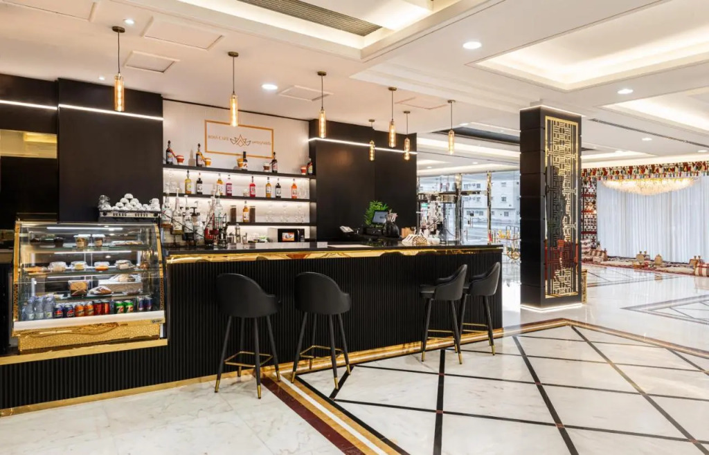 Ross Hotel