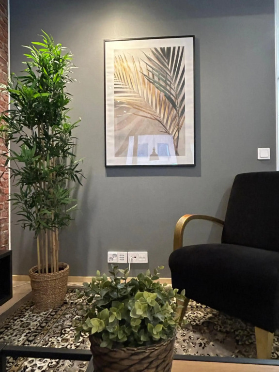 City Home Alvari, free parking