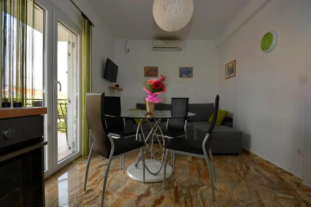 Apartments Maslina
