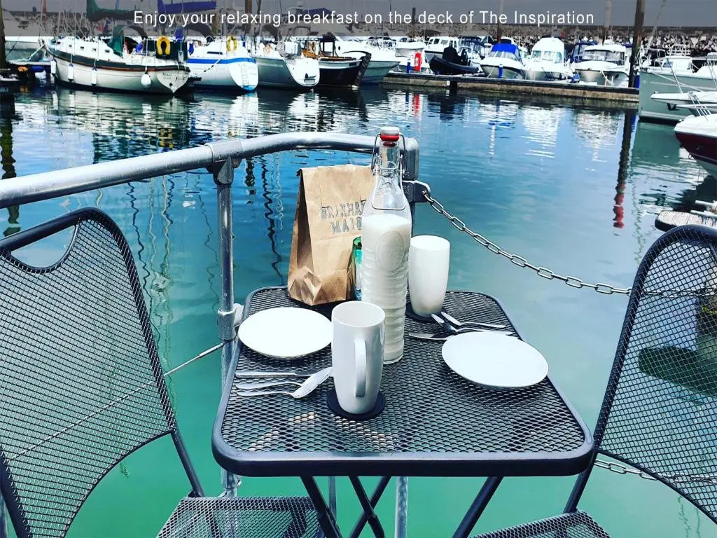 INSPIRING VIEWS & PLACE WITH FREE PARKING by BEACH