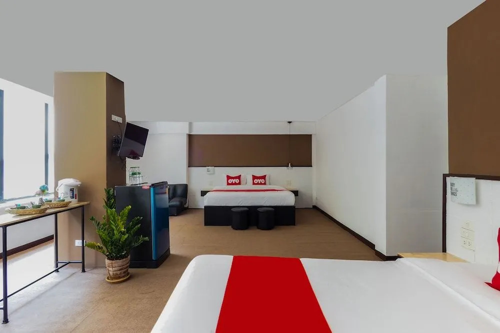 OYO 937 The​ Unique​ S​ Hotel​