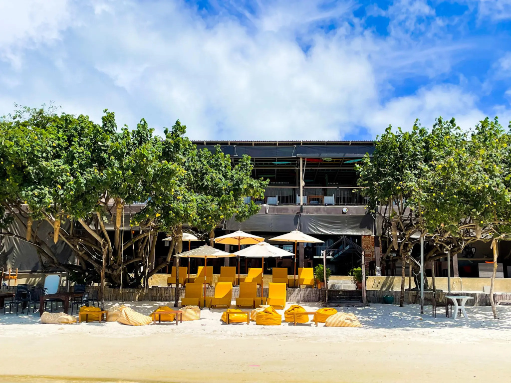La Lune Beach Resort