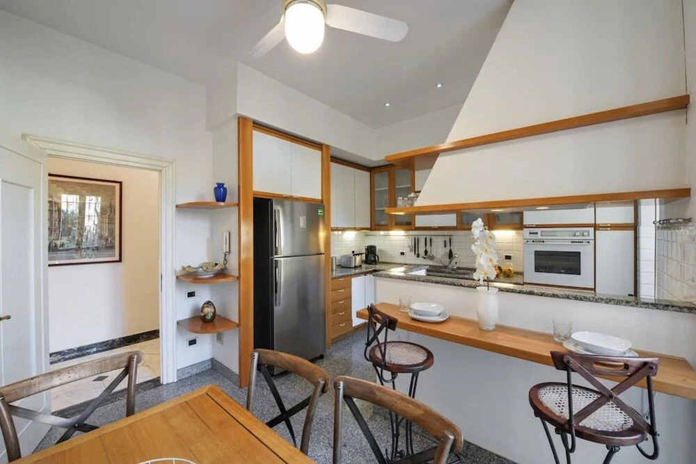 Stylish and Chic 4 Bed/3 Bath in a Great Area
