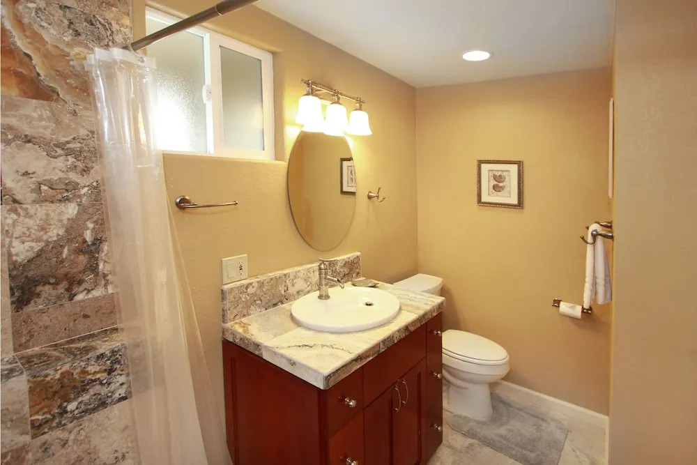 111 E Edgewater Dar 3 Bedroom Duplex