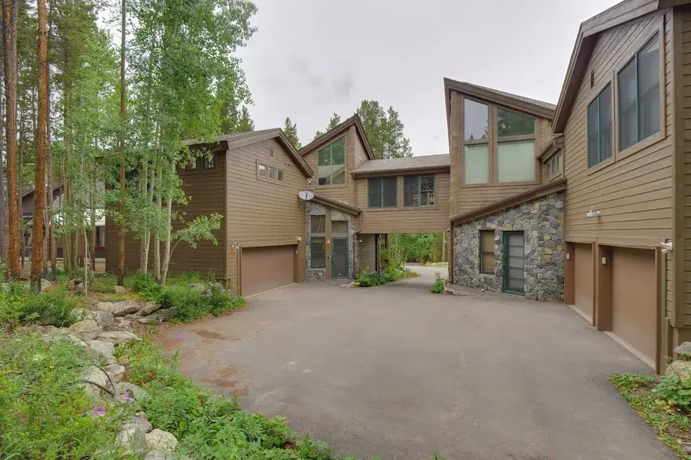 Hot Tub & Ski Shuttle: Rustic Breckenridge Retreat
