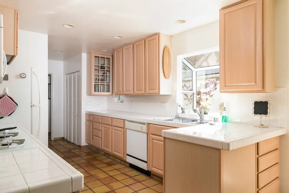 2142 Pierpont Home - 4 Br home by RedAwning