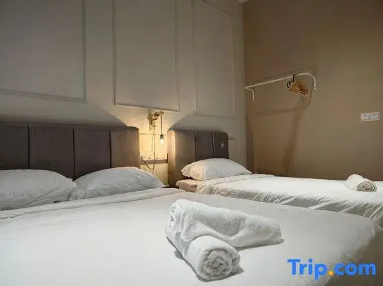TRION The 108 Family Suite Pool & City view