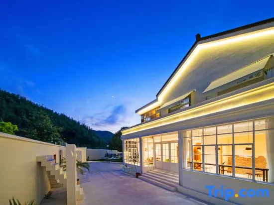 Anji Yinshi Yunxi Tree House Tribe Shanshe Hot Spring Resort Hotel