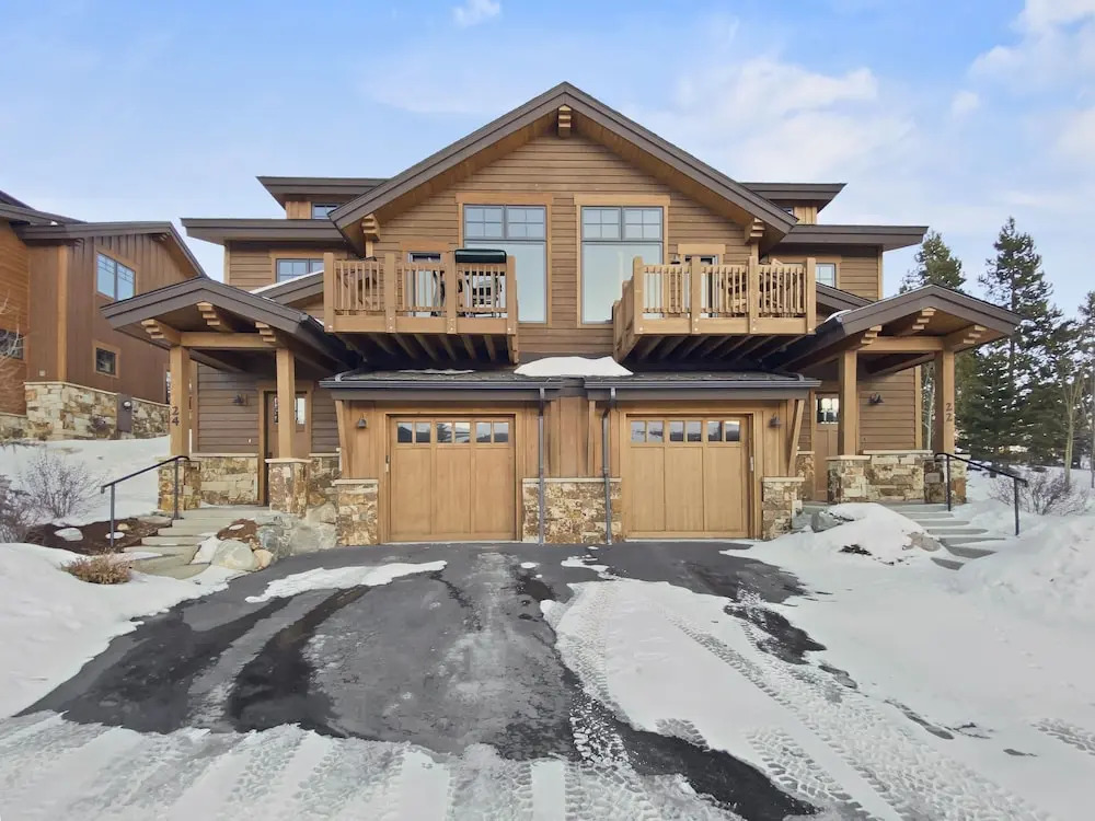 Dewey Placer Lodge 3 Bedroom Home by Redawning