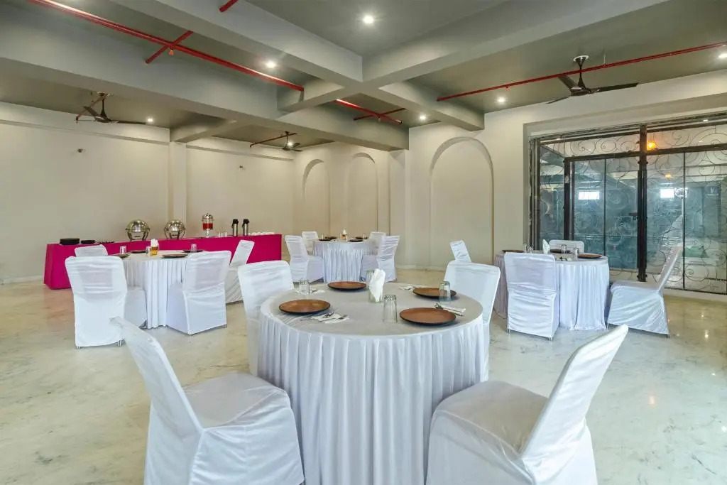 Treebo Aashirwad Bliss Inn With Swimming Pool