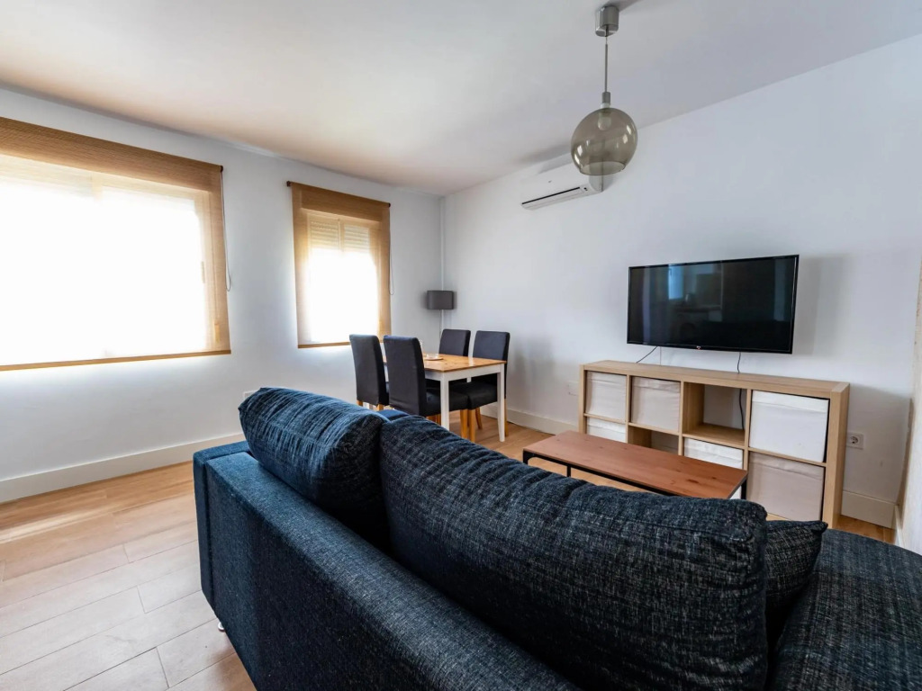 CERVANTES Apartment 19 2BR 1BT