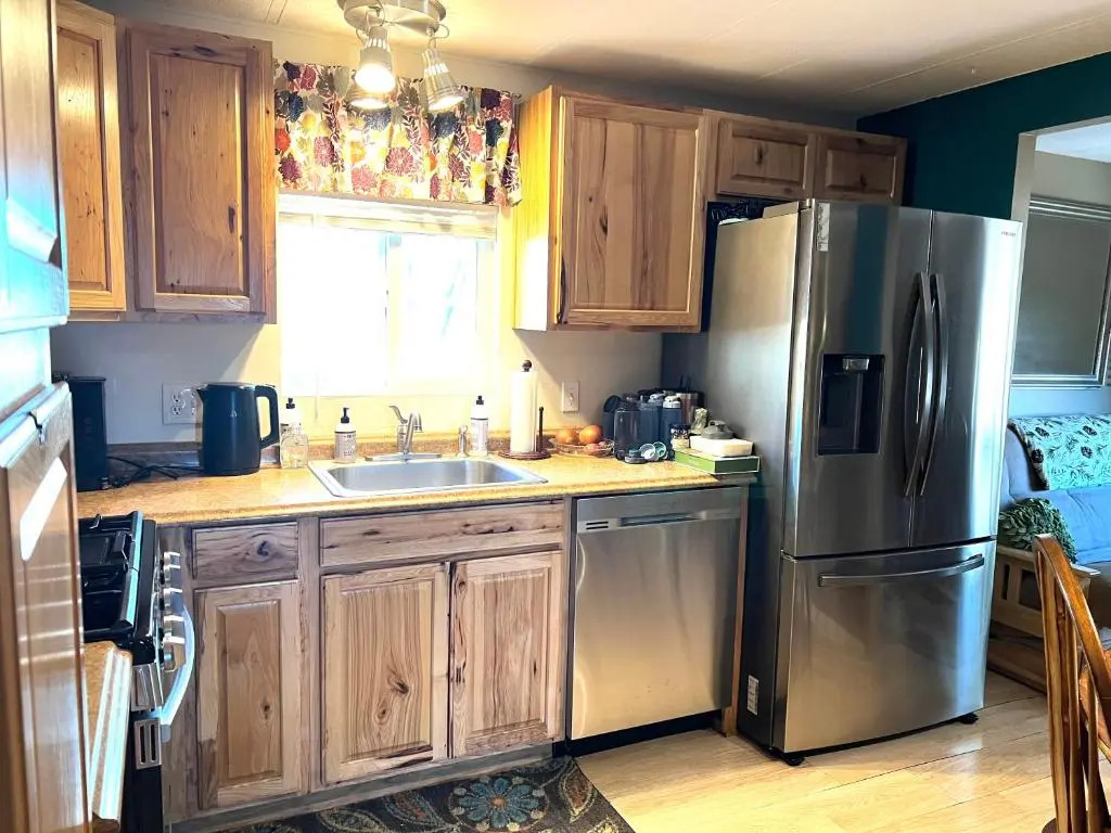 Serene 2 Bedroom! Walk to Trails! Red Rock Mountain Views!