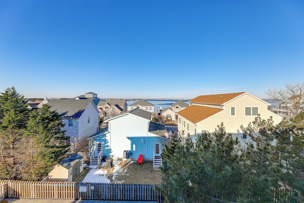 Pool, Sunset Views & Prime Setting! Ocean City Gem