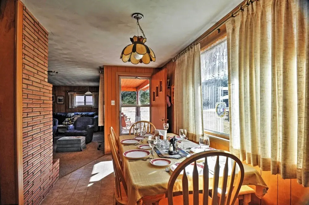 South Fork Log Cabin w/ Beautiful Mountain Views!