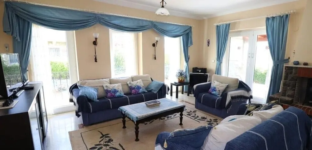 Villa FT07 by JoyLettings