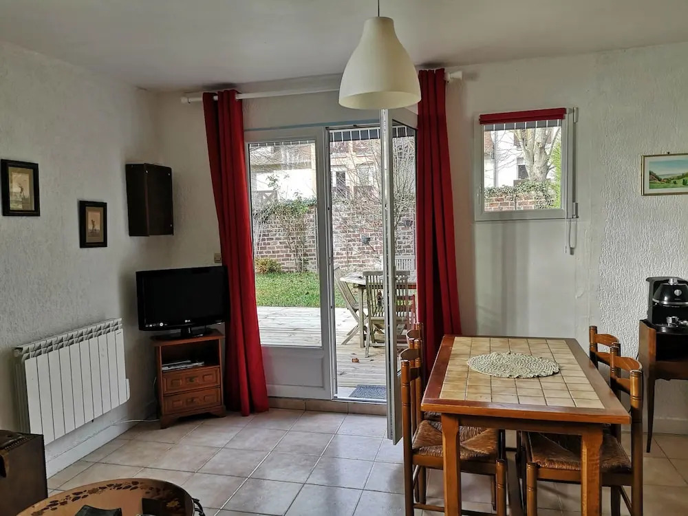 Studio avec terrasse et jardin