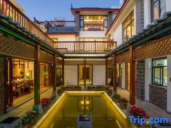 Lijiang Xiangyu Light Luxury Snow Mountain Holiday Villa
