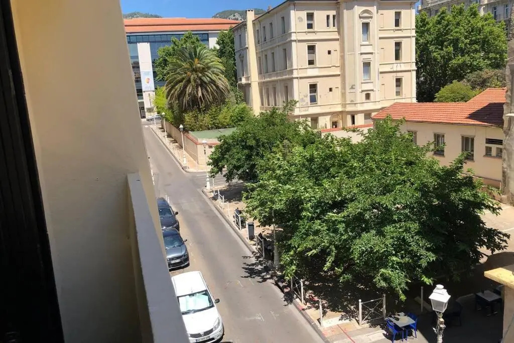 Magnifique T3 Dans Une Résidence Au Centre De Toulon