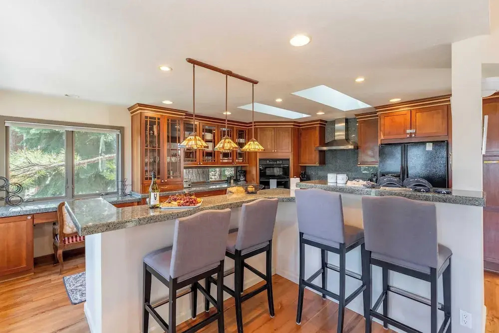 Crystal View by Avantstay Al Fresco Dining w/ View of Lake Tahoe + Crystal Bay