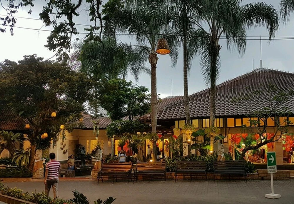 ZEN Rooms Sukasari Gegerkalong
