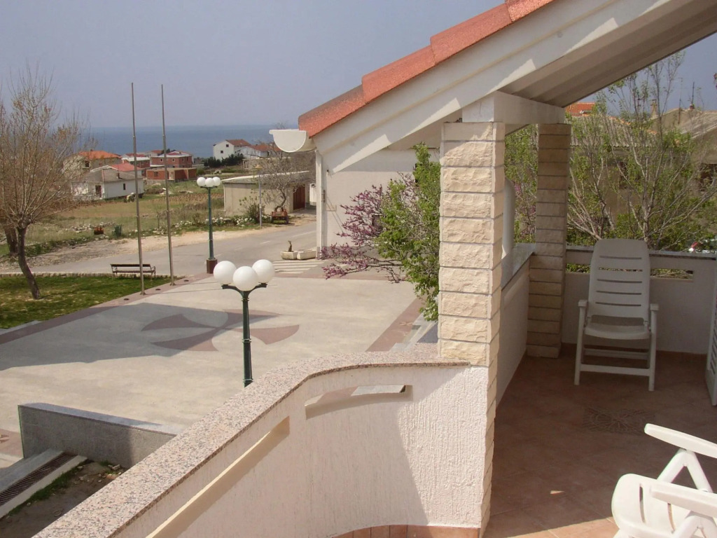 Luca - with nice courtyard - A1(4+2)