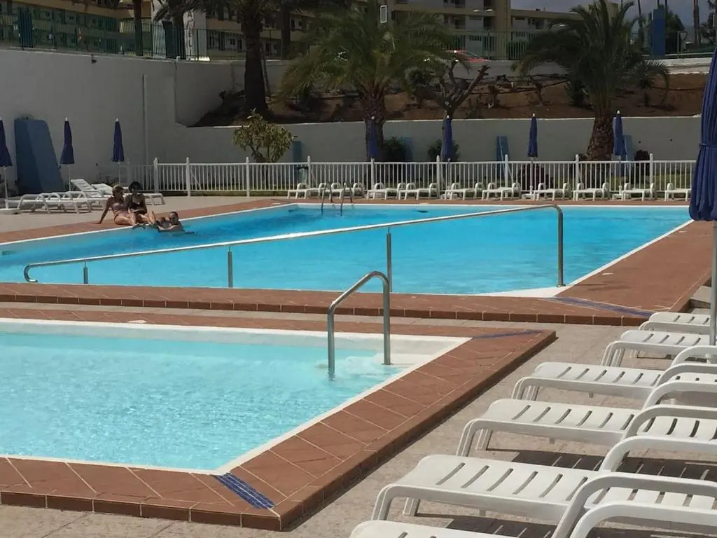 5 min walk from Yumbo! 417