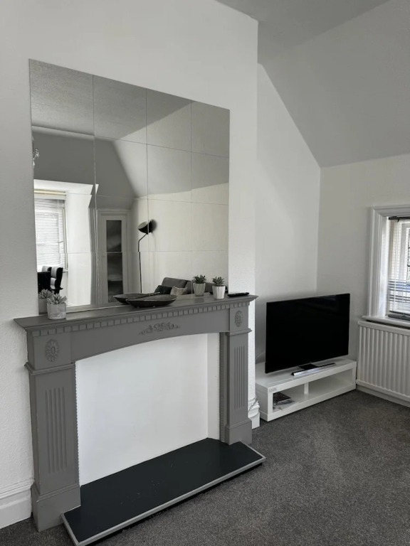 Inviting 2-bed Apartment in Poole