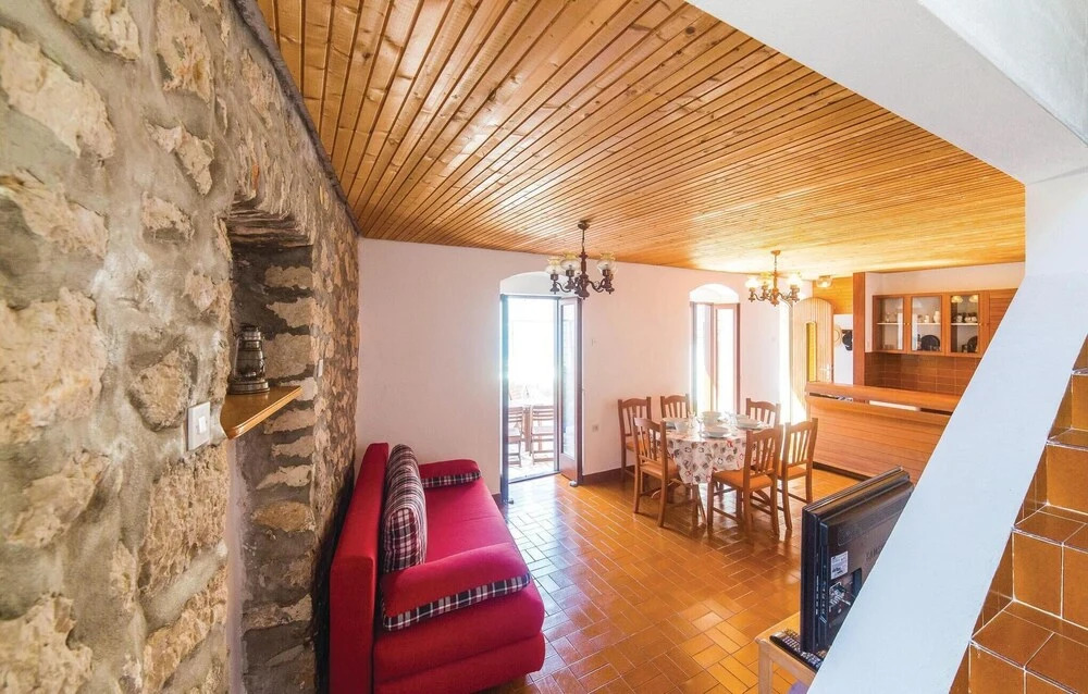 Beautiful Home in Rogoznica With Wifi and 3 Bedrooms