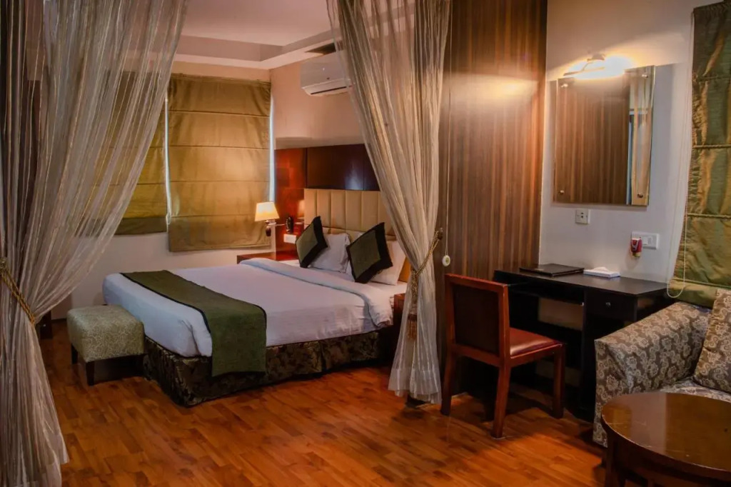 Hotel Gateway Grandeur