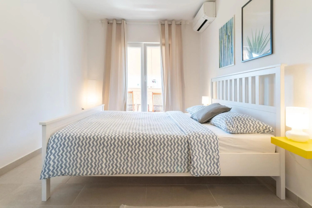Sunny & Charming Apartment with 2 free bikes