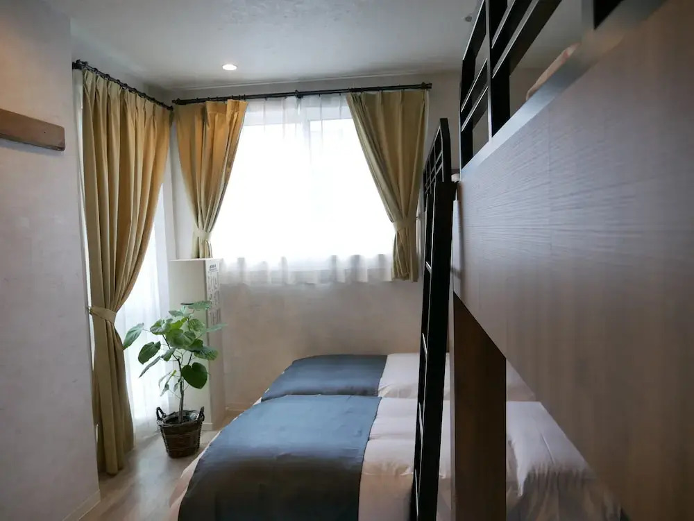7 Rooms Hotel & Cafe - ディズニーと空港までバス1本 - 全室キッチン付き
