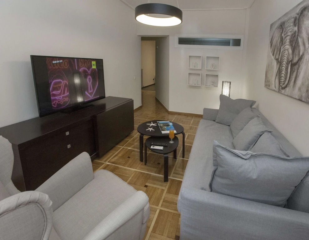 Modern Apartment close to Acropolis Museum by GHH